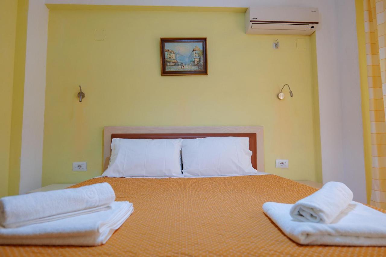 Sunny Holiday Sarande Exterior photo